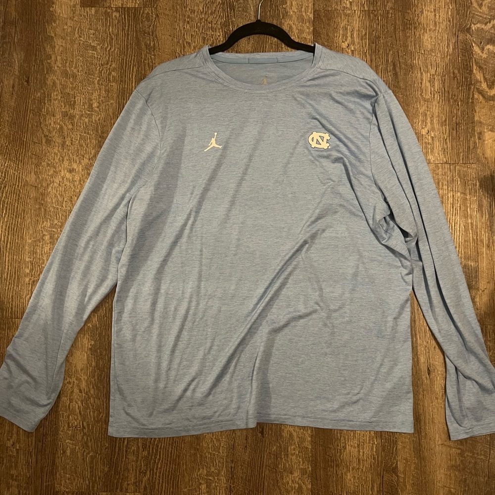 UNC long sleeve shirt size XL